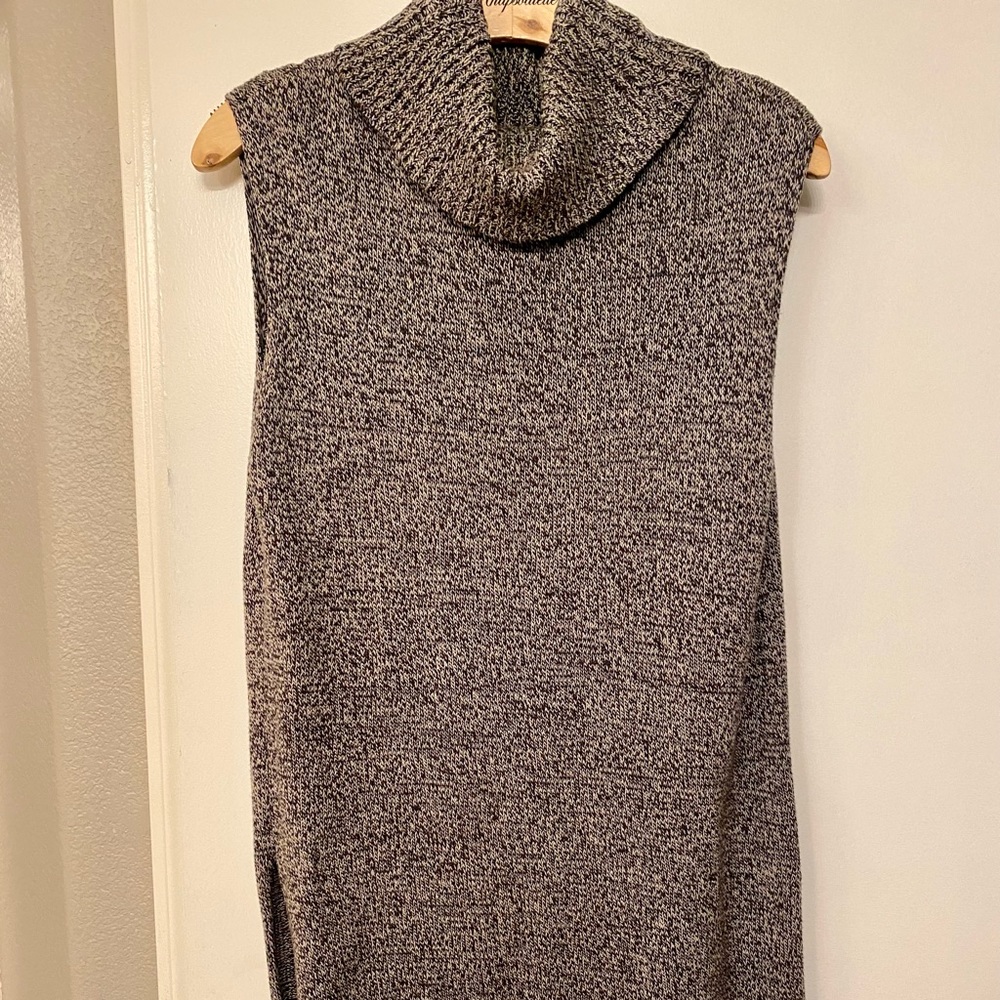 BcbGeneration Sleeveless tunic sweater- XS/S